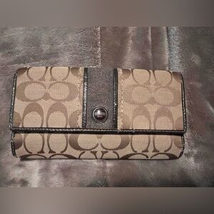 Coach Wallet, comes with free wristlet